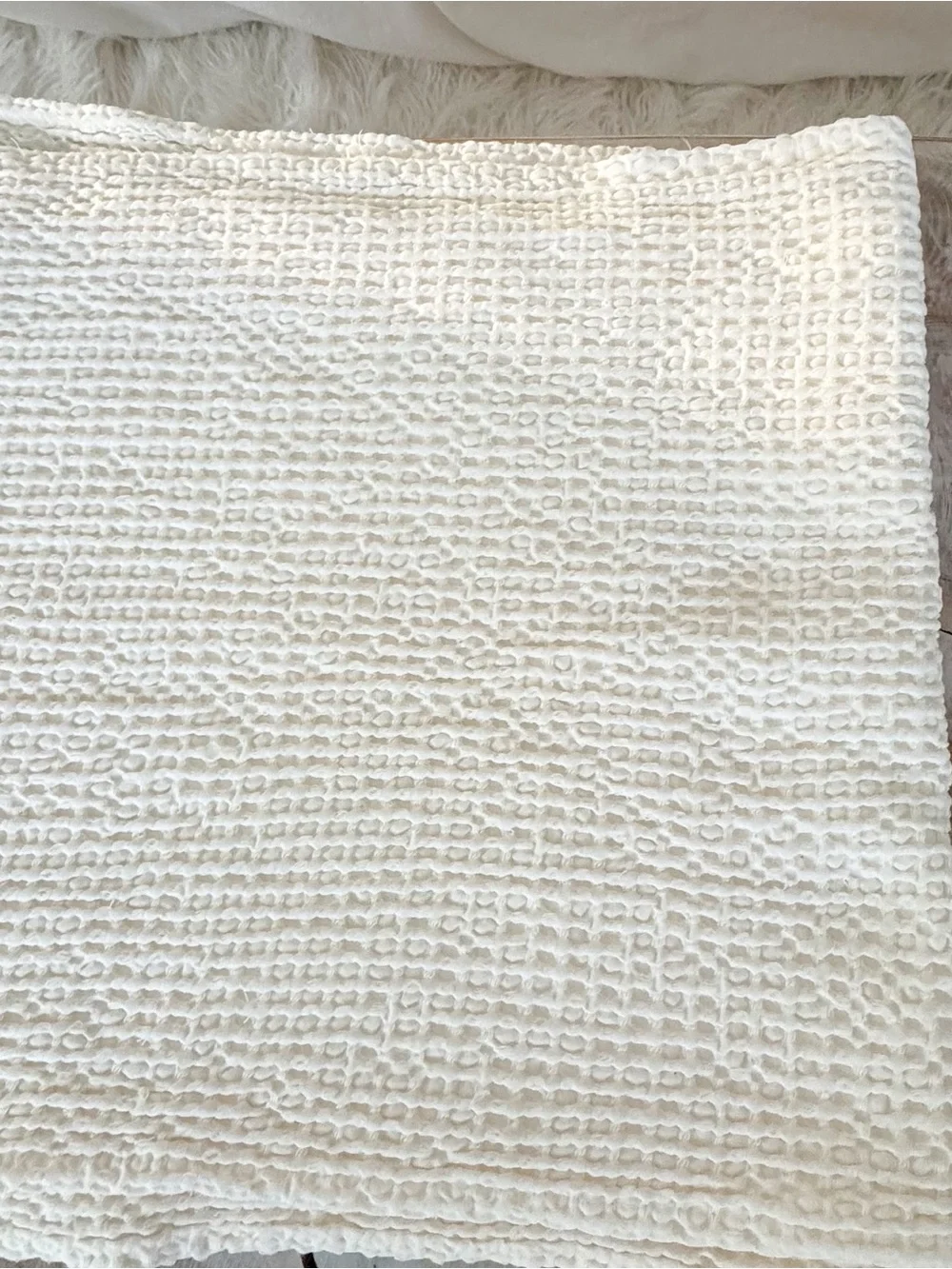 NWOT🤎BEAUTIFUL FINE LINEN WAFFLE TEXTURED TABLE RUNNER 🤎🤍